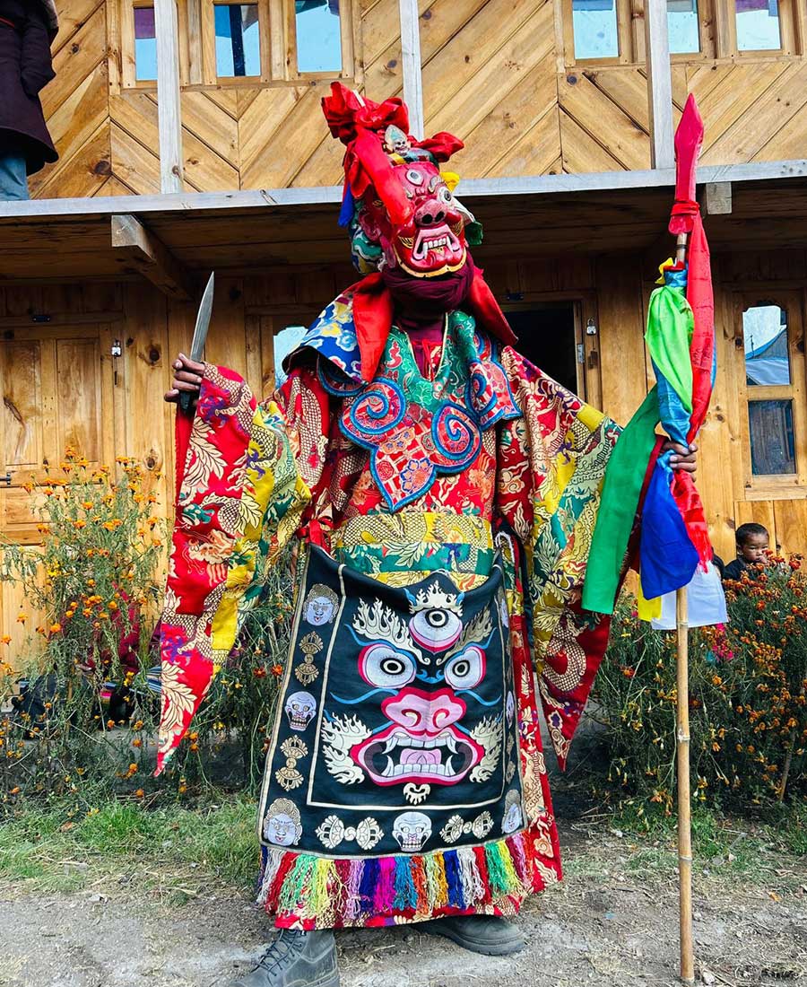 festival dress ribung monastery