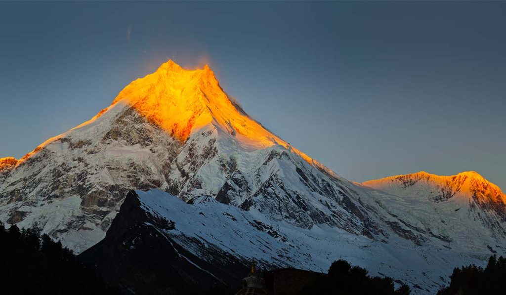 The golden view of Mt. Manaslu
