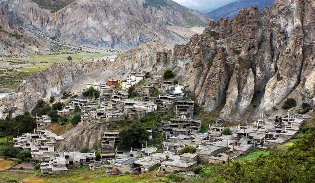 braga gompa and village