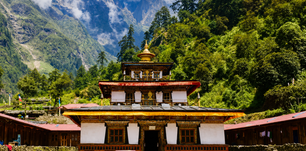 Serang Gumba en route Manaslu Cirucit Trek